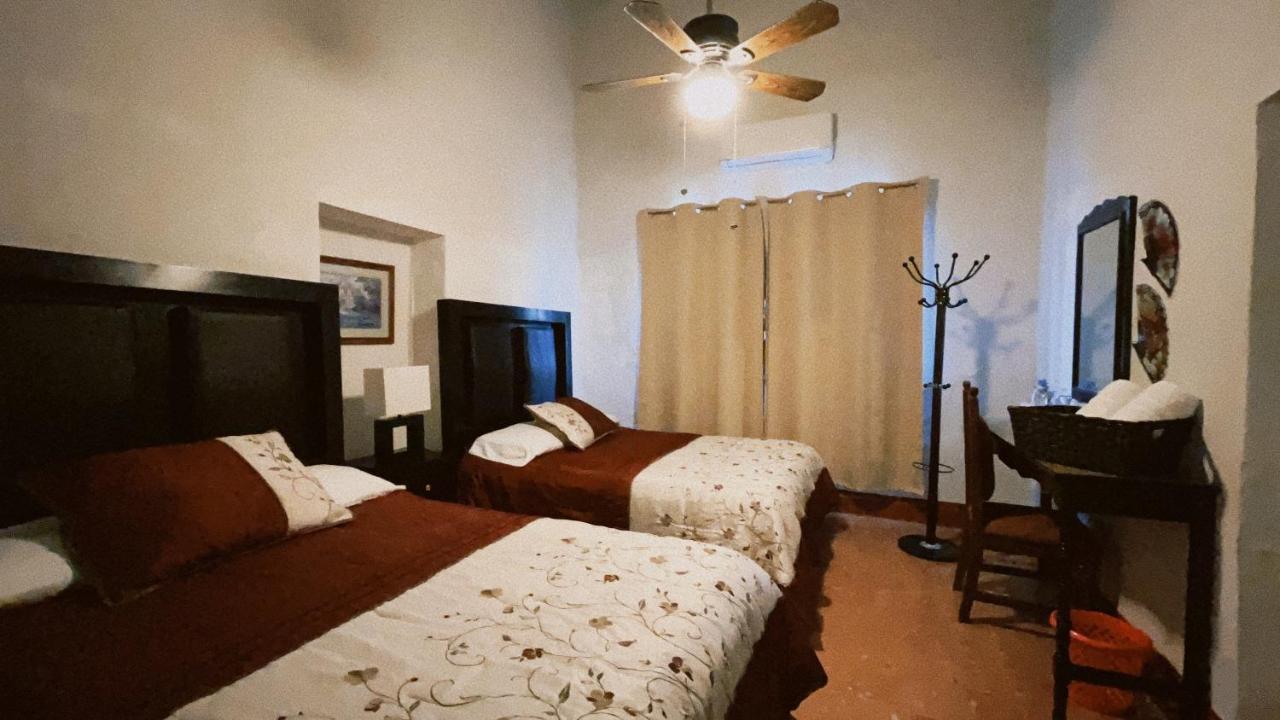 Hostal La Espanola Parras Parras de la Fuente Buitenkant foto